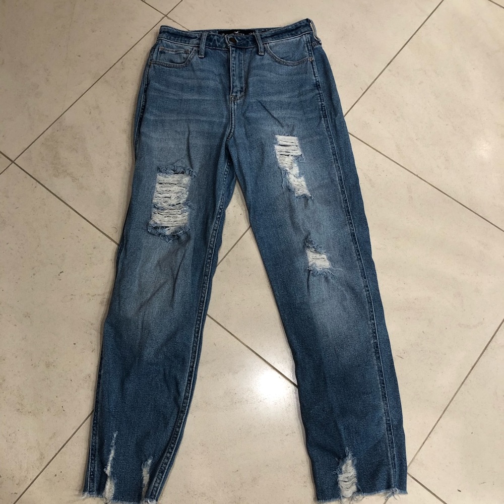 Hollister distressed mom jeans, medium wash, size 3R